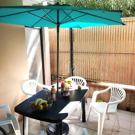 Apartment 3 Pieces Piscine Proche Et