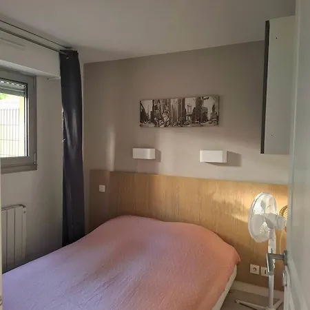 3 Pieces Piscine Proche Et *
